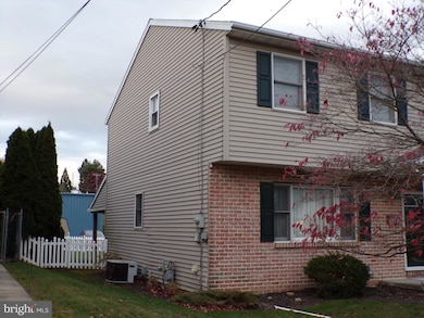 1402 Margaret St, Reading, PA 19605 - photo 2