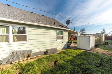 846 Maple St, Central Point, OR 97502 - photo 5