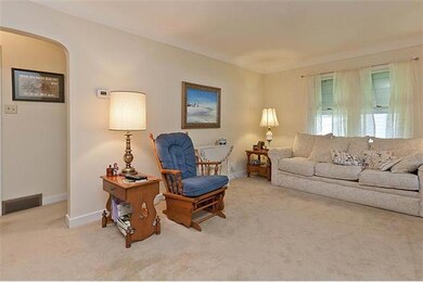 1041 65th St, Windsor Heights, IA 50324 - photo 3