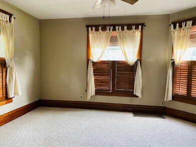 312 W 6th St, Dixon, IL 61021 - photo 2