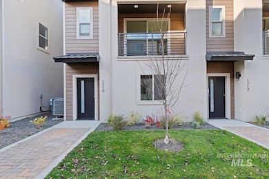 1719 Rock W Burlison Ln, Boise, ID 83705 - photo 4