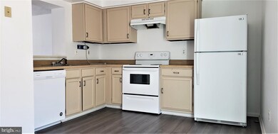 1306 E Spring Meadow Ct, Edgewood, MD 21040 - photo 3