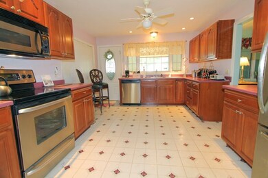 15 Maxdale Rd, Worcester, MA 01602 - photo 6