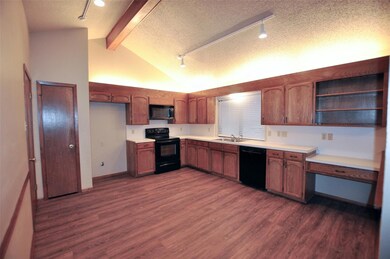 111 Guinevere Dr, Weatherford, TX 76086 - photo 3