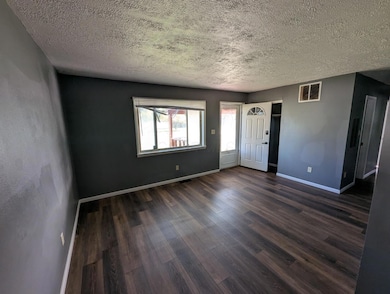 695 Demorest Rd, Columbus, OH 43204 - photo 6