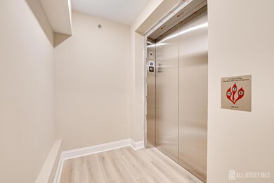 21 Station Place unit 202, Metuchen, NJ 08840 - photo 4