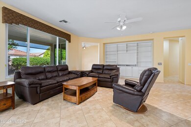 06-Living Area