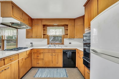 36847 N Delany Rd, Gurnee, IL 60031 - photo 7