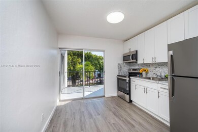 2461 Coral Way unit 35, Coral Gables, FL 33145 - photo 3