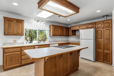 2870 Hamilton Ln, Grants Pass, OR 97527 - photo 2