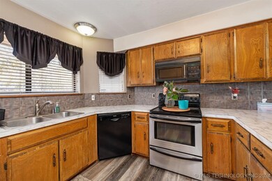 276 Elm Dr, Pryor, OK 74361 - photo 6