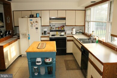 7022 Boston Ave, Rose Haven, MD 20714 - photo 3