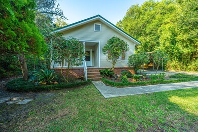 1711RiverFrontDr005