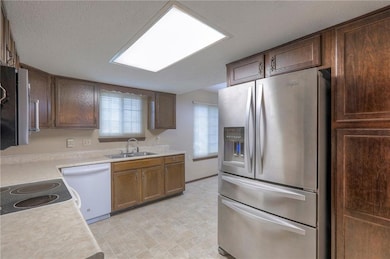 1407 W Stone Blvd, Raymore, MO 64083 - photo 6