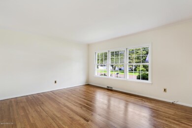 6 Bonwit Rd Riverside CT 06878-large-006