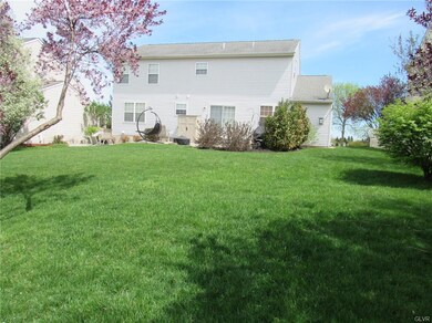 7186 Scenic View Dr, Macungie, PA 18062 - photo 2