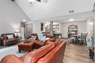 1209 NW Village Dr unit D, Blue Springs, MO 64015 - photo 3