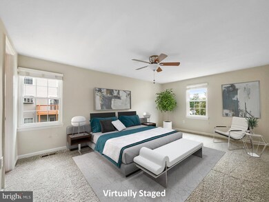 9689 Lindenbrook St, Fairfax, VA 22031 - photo 4