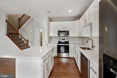 8123 Shannons Alley, Laurel, MD 20724 - photo 5