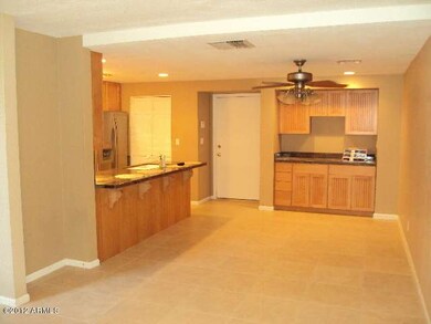 Breakfast & Bar Area