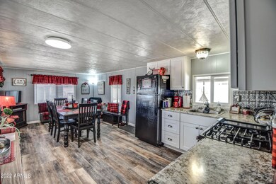 KITCHEN 1