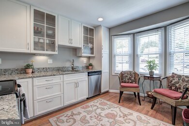 6010 Sweet Dale Ct, Springfield, VA 22152 - photo 3