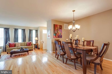 2553 James Madison Cir, Herndon, VA 20171 - photo 6