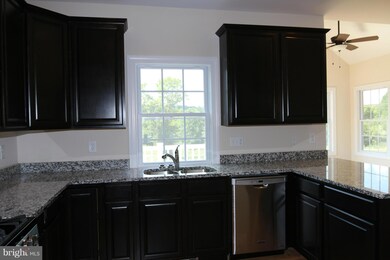 70 Shoal Creek Ct, Martinsburg, WV 25405 - photo 5