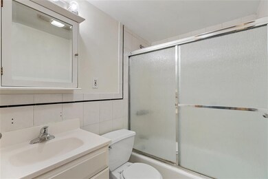 5 Oak St unit B-8, Weehawken, NJ 07086 - photo 4