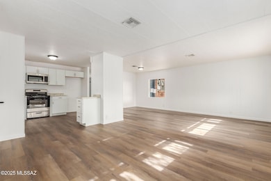 Kitchen/Living/Dining