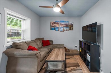 4136 Columbia St, Des Moines, IA 50313 - photo 6