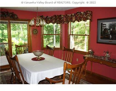 213 Cedar Dr, Scott Depot, WV 25560 - photo 4