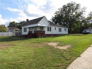 1356 Yancey St, Lancaster, SC 29720 - photo 2