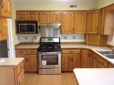 251 Bay Colony Dr, Naperville, IL 60565 - photo 6