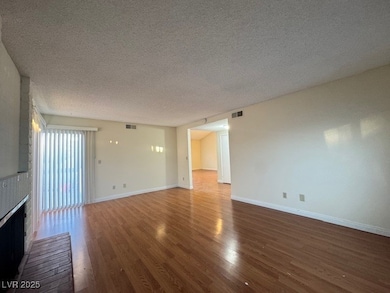 3912 Irongate Ct, Las Vegas, NV 89120 - photo 6