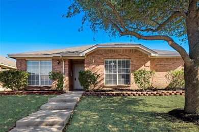 108 Cobblestone Dr, Wylie, TX 75098 - photo 2