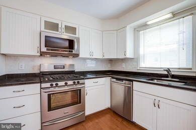 3057 Hickory Grove Ct, Fairfax, VA 22031 - photo 2