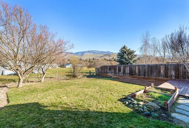 185 E Nevada St, Ashland, OR 97520