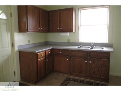 809 W Oakland Ave, Lansing, MI 48915 - photo 4