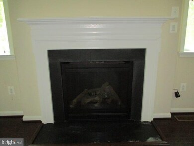 7706 Abrams Ln, Glen Burnie, MD 21060 - photo 2