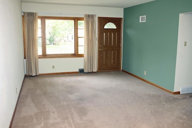 131 Niagara Dr, Waterloo, IA 50701 - photo 5