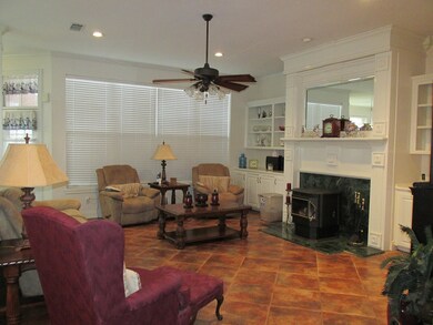 700 Oakview Dr, Nacogdoches, TX 75965 - photo 2