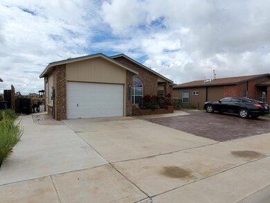 14316 Venecia Dr, El Paso, TX 79928 - photo 3