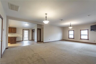 6411 Sable Ln, Greensboro, NC 27406 - photo 4