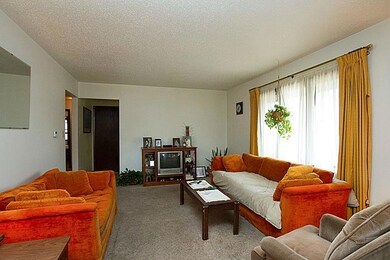 2950 E Oak Park Ave, Des Moines, IA 50317 - photo 3