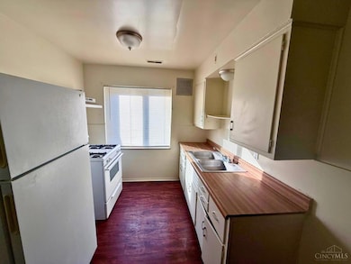 7747 Stillwell Rd, Cincinnati, OH 45237 - photo 5