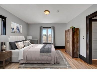 2nd bedroom (virtual staged)