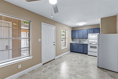 Kitchen & Living