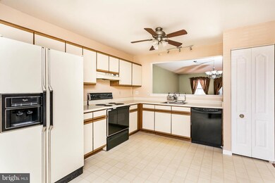 19 Squire Ct, Reisterstown, MD 21136 - photo 4