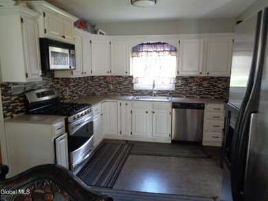 455 Wallace Rd, Schenectady, NY 12304 - photo 3